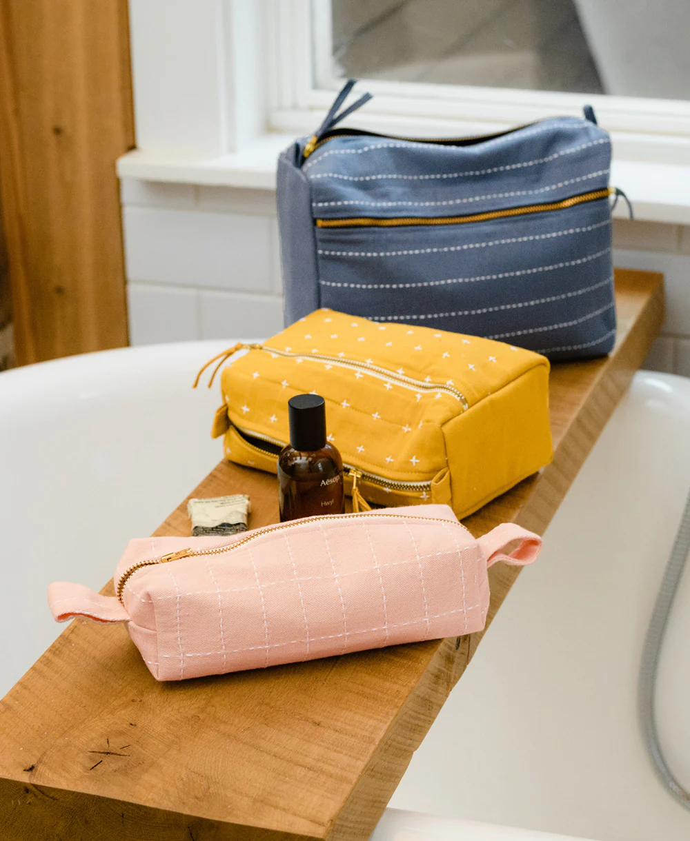 Grid-Stitch Small Toiletry Bag - Pink - Image 2
