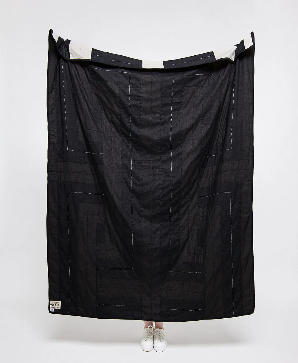 Interlock Patchwork Quilt - Image 3