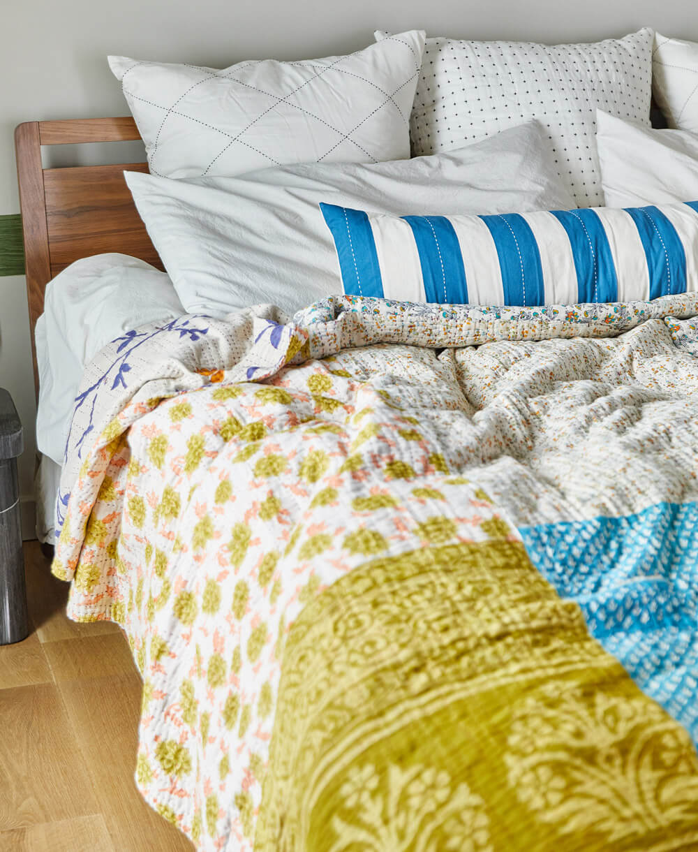 Queen Kantha Quilt Bedding - No. 250804 - Image 5