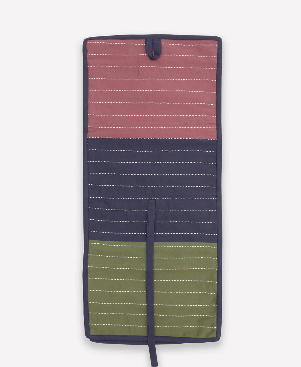 Travel Organizer - Berry - Image 4